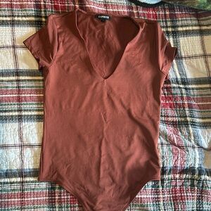 Express Body suit Small rust vneck